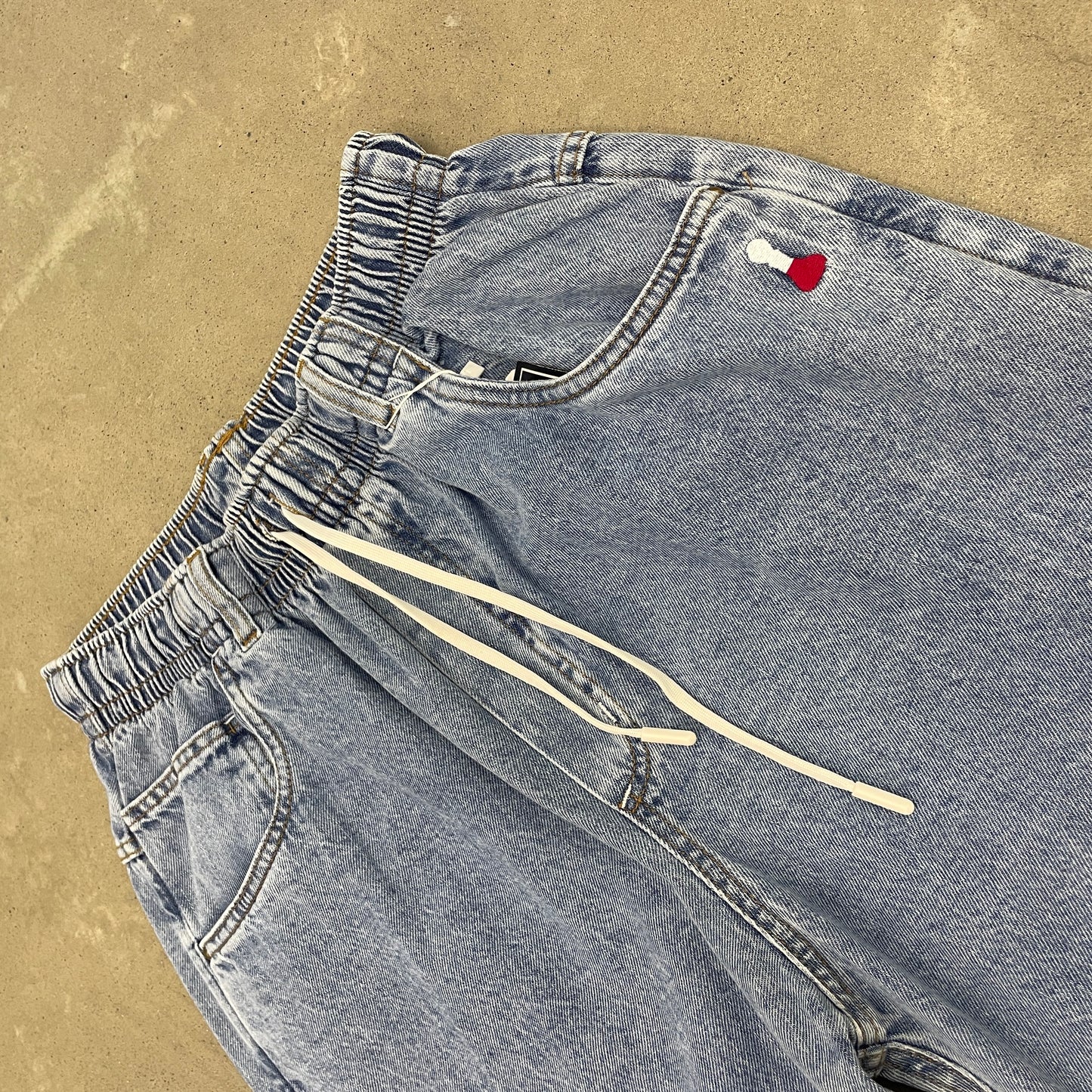 Calça Fate Balloon Jeans Gelo