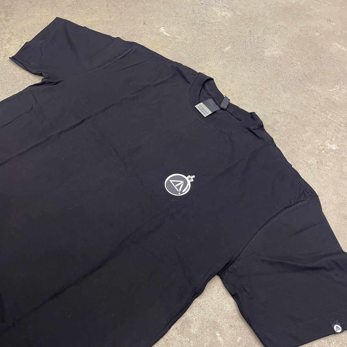 Camiseta Fivebucks Xmas Ball Preto