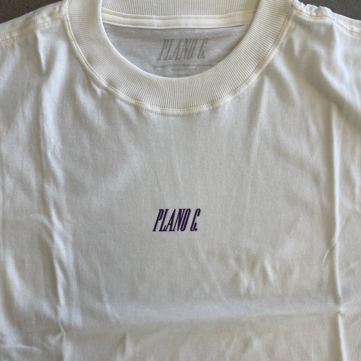 Camiseta Plano C Logo Central Marfim