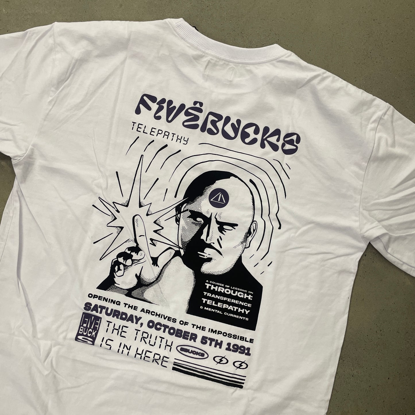 Camiseta Fivebucks Telepathy Branco