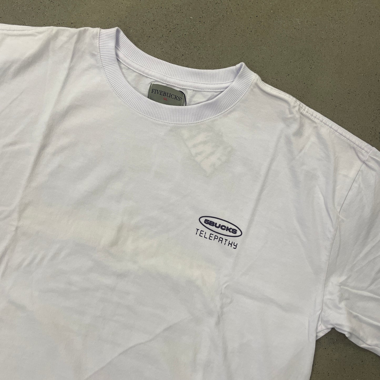 Camiseta Fivebucks Telepathy Branco