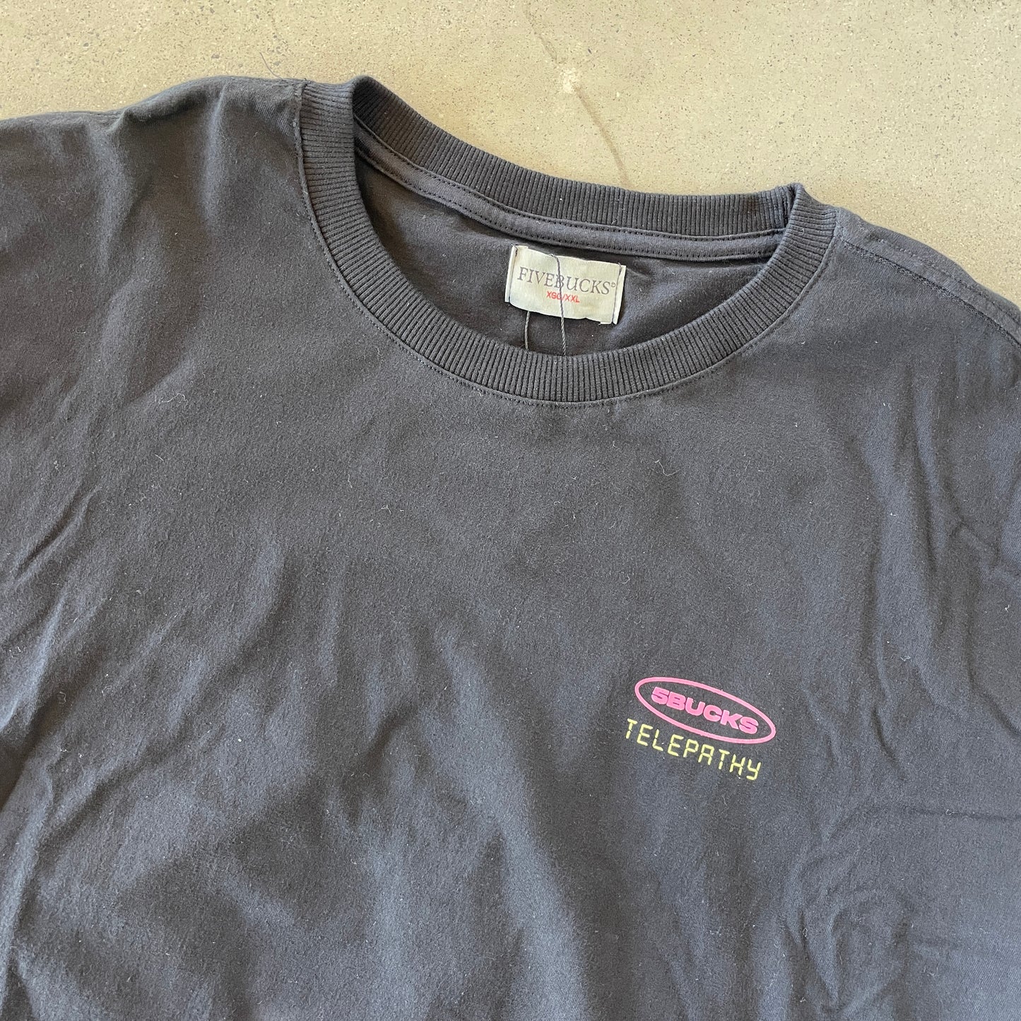 Camiseta Fivebucks Telepathy Preto