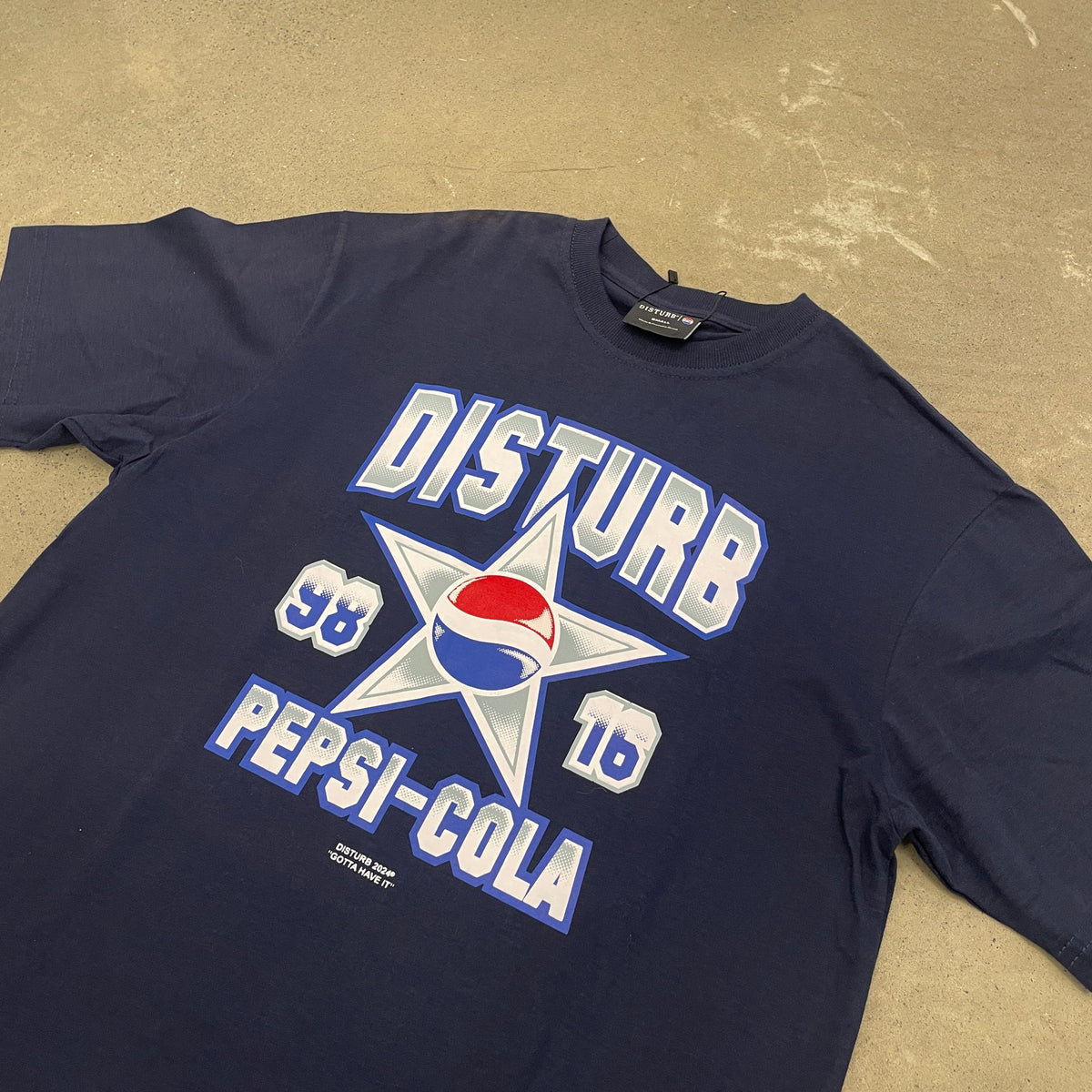 Camiseta Disturb Cola Star Azul Marinho