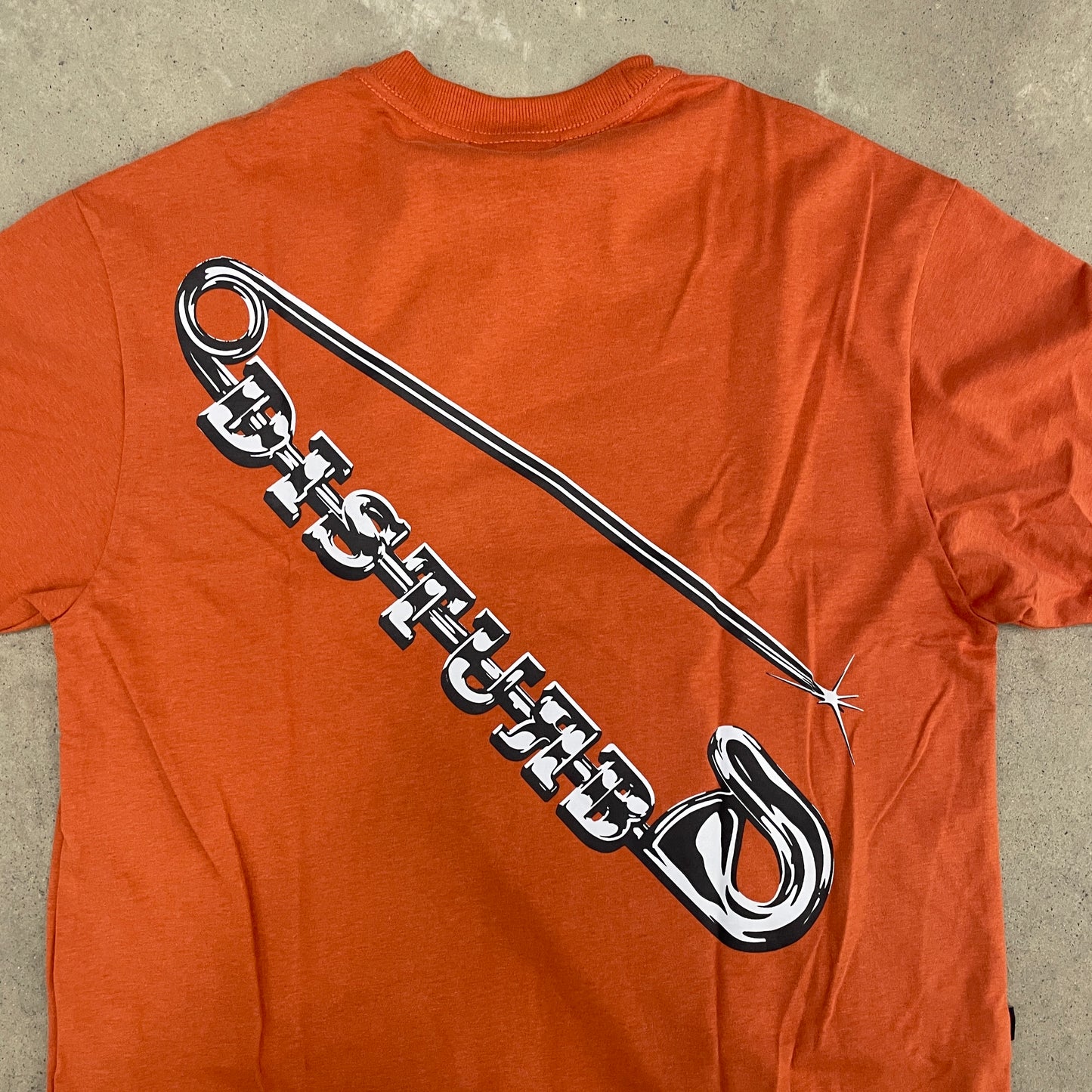 Camiseta Disturb Safety Pin Terracota
