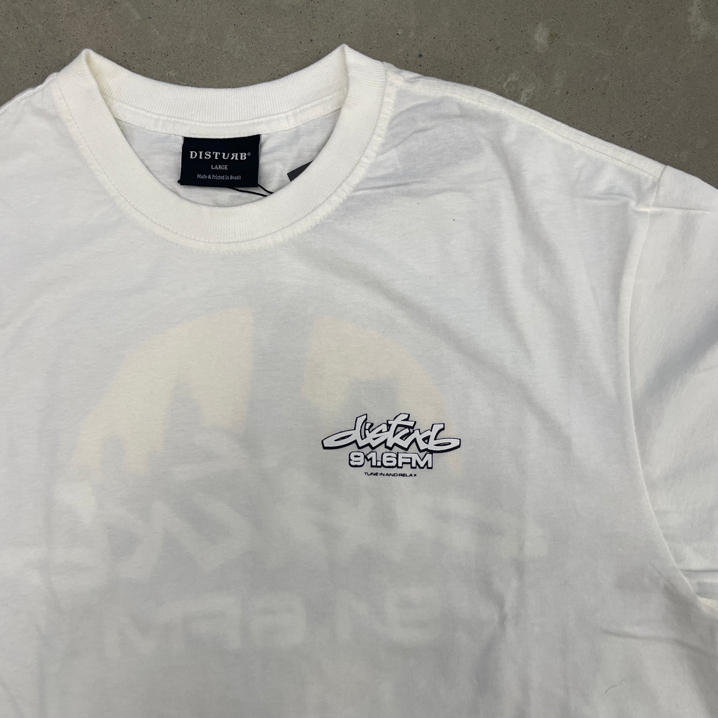 Camiseta Disturb Tune In Off White