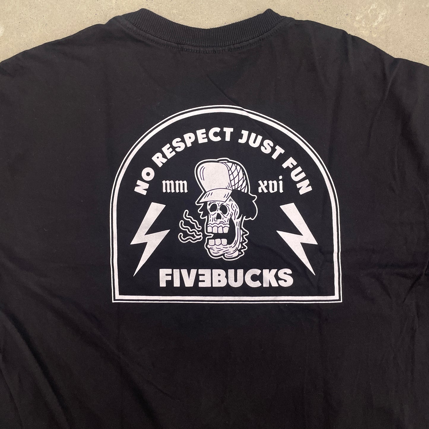Camiseta Fivebucks No Respect Preto