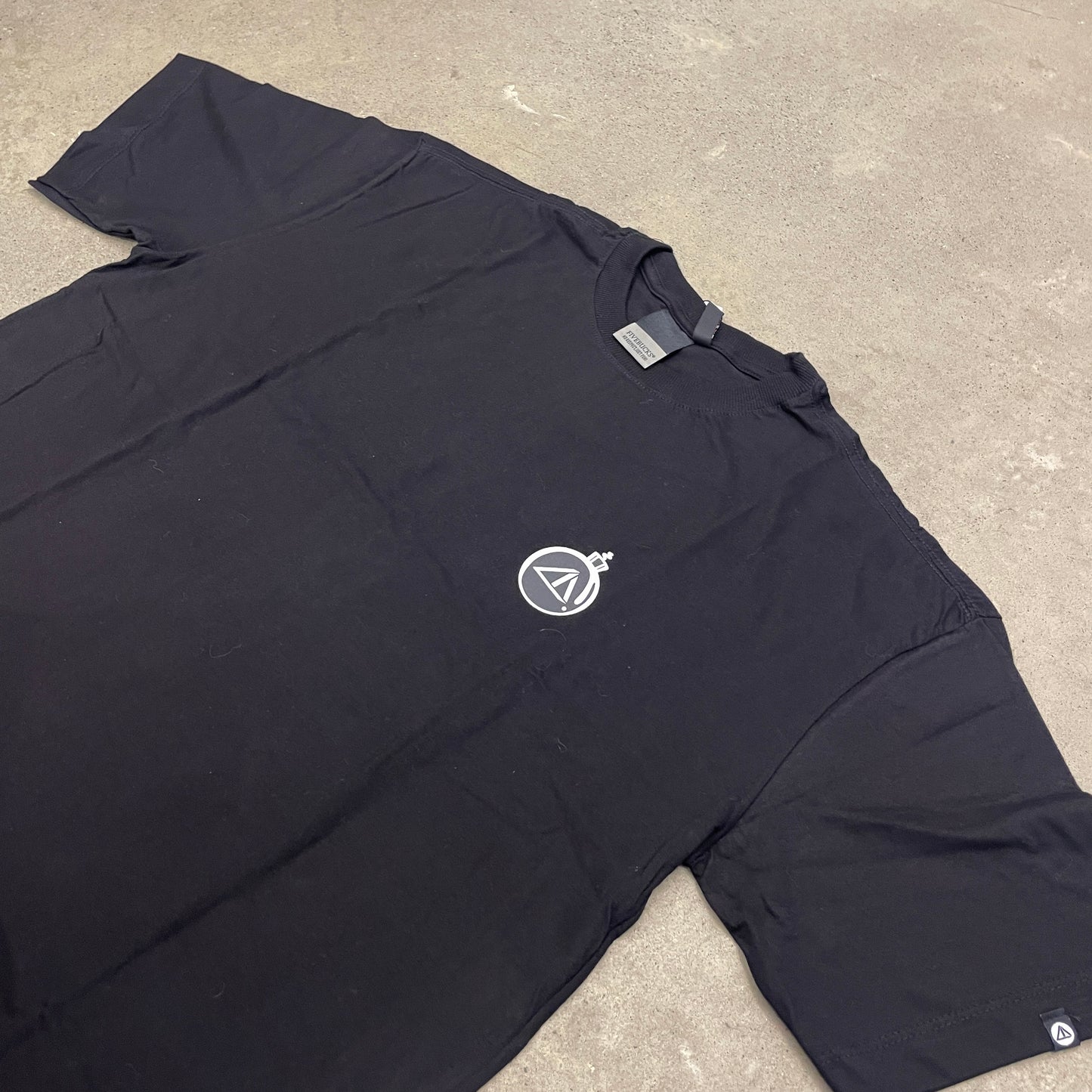 Camiseta Fivebucks Xmas Ball Preto