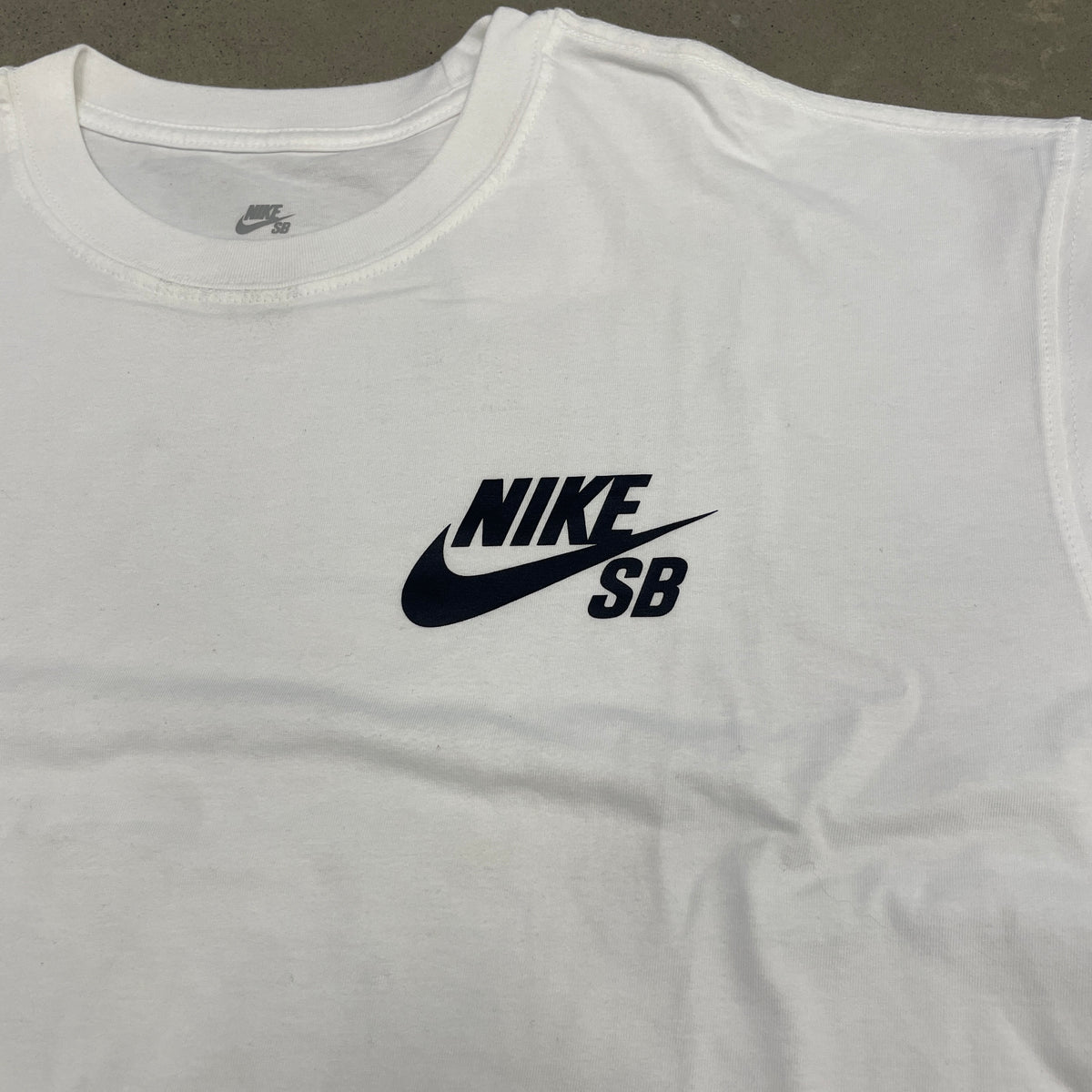Camiseta Nike SB Tee Branco